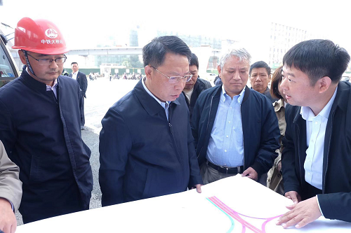 南昌市委副書記、市長劉建洋視察洪都大道快速化改造工程